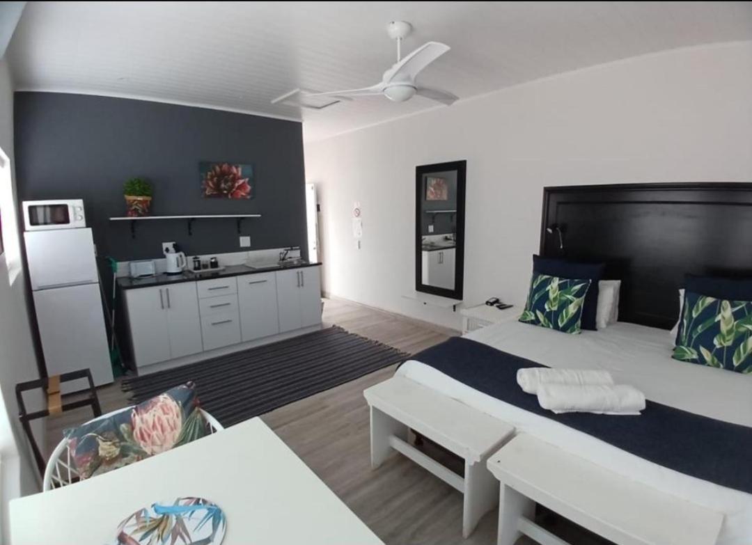 Cute With Garden And Bbq Plettenberg Bay